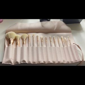 ColourPop Ultimate Brush Roll